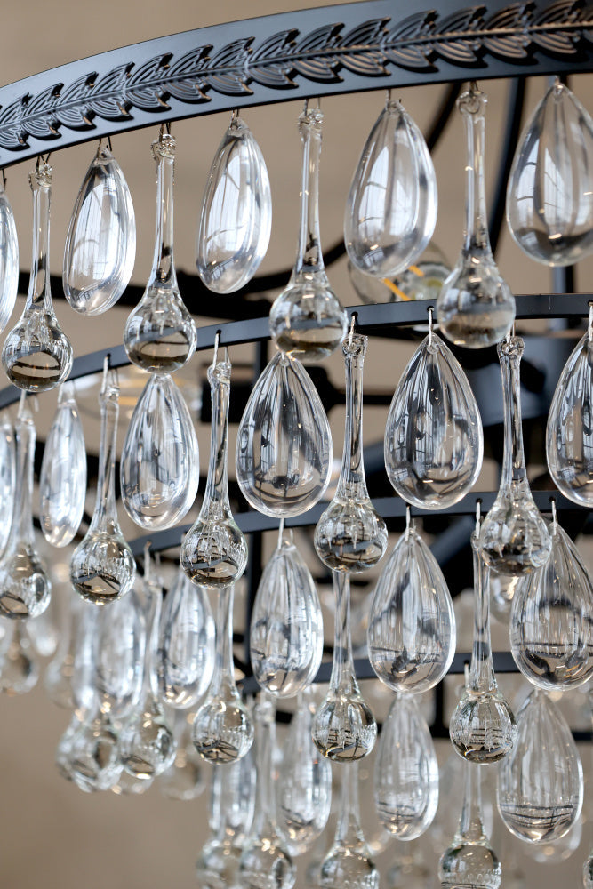 Chic Antique lysekrone Versailles med dråpeformede glassprismer Ø70 H57 71136324