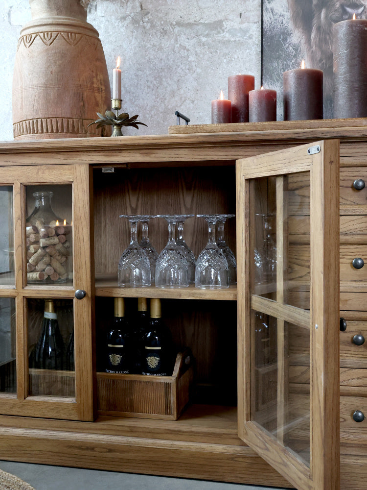 Vitrine med 4 dører og 4 skuffer fra Chic Antique 40042600