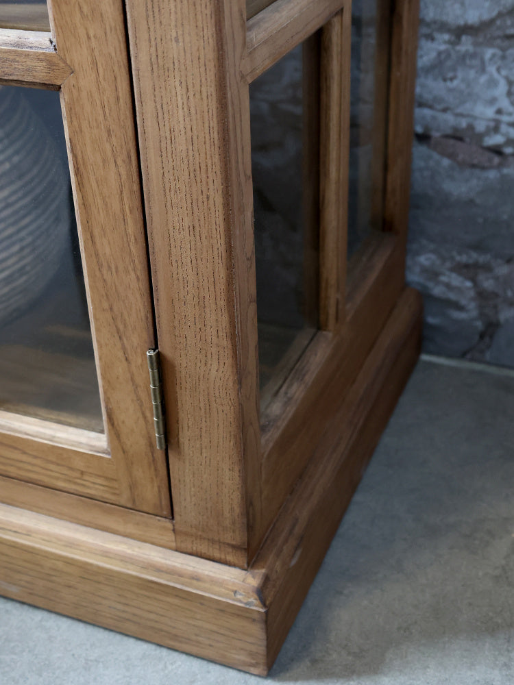 Vitrine med 4 dører og 4 skuffer fra Chic Antique 40042600