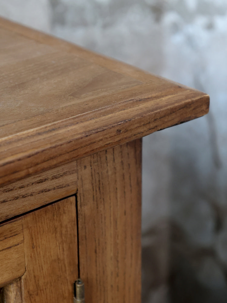 Vitrine med 4 dører og 4 skuffer fra Chic Antique 40042600